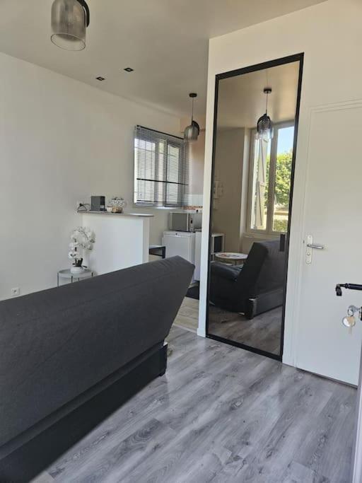 מורה-סור-לואה Beautiful F2 Apartment 5 Stops By Train From Paris מראה חיצוני תמונה
